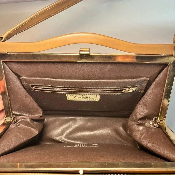 Vintage 60s Mod Bow Handbag by Air Step - Picture 6 of 14